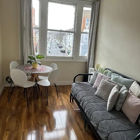 Apartment Lavender Hill London Exterior photo